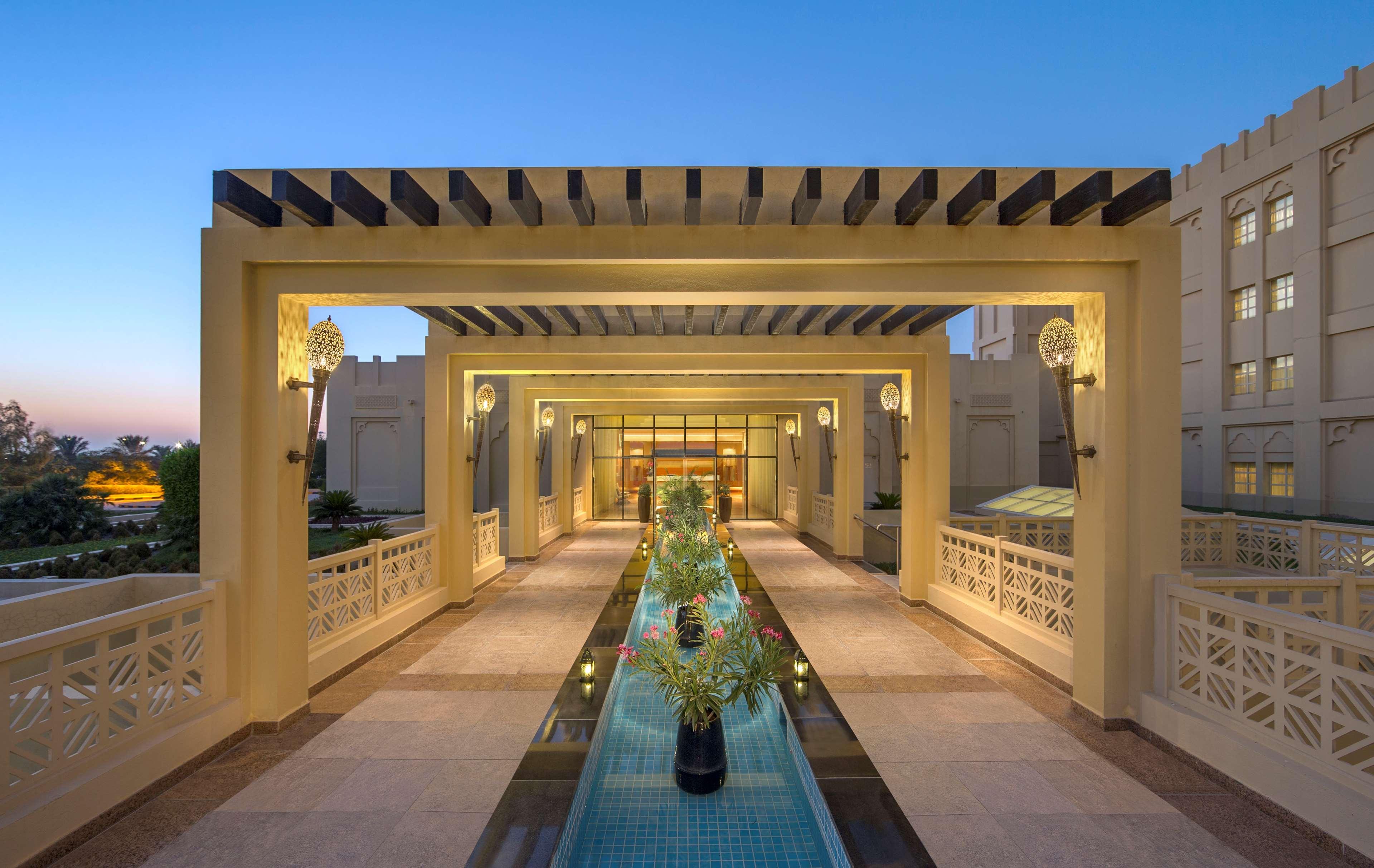 Grand Hyatt Doha Hotel & Villas מראה חיצוני תמונה The Westin Dubai