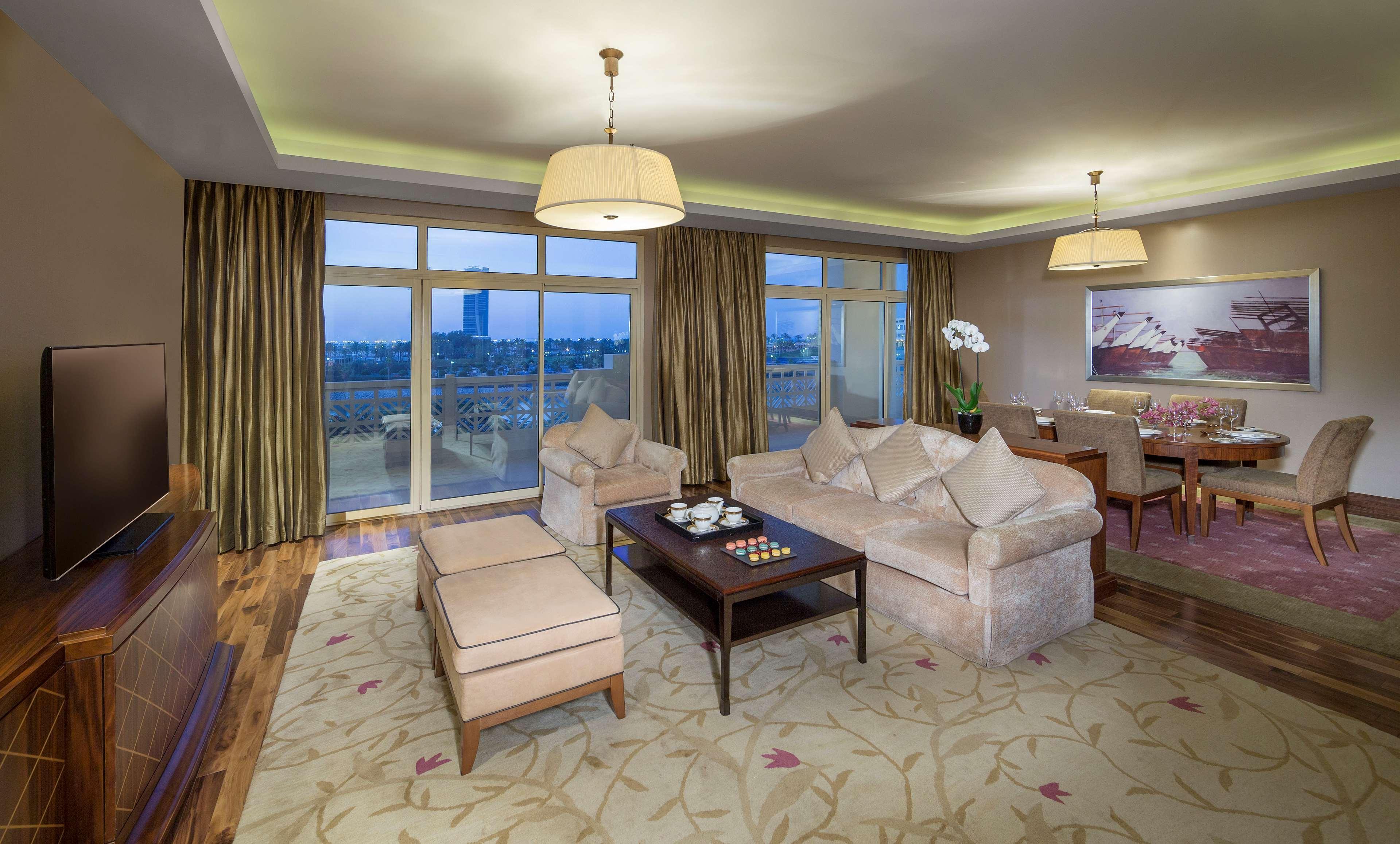 Grand Hyatt Doha Hotel & Villas מראה חיצוני תמונה A suite at the hotel