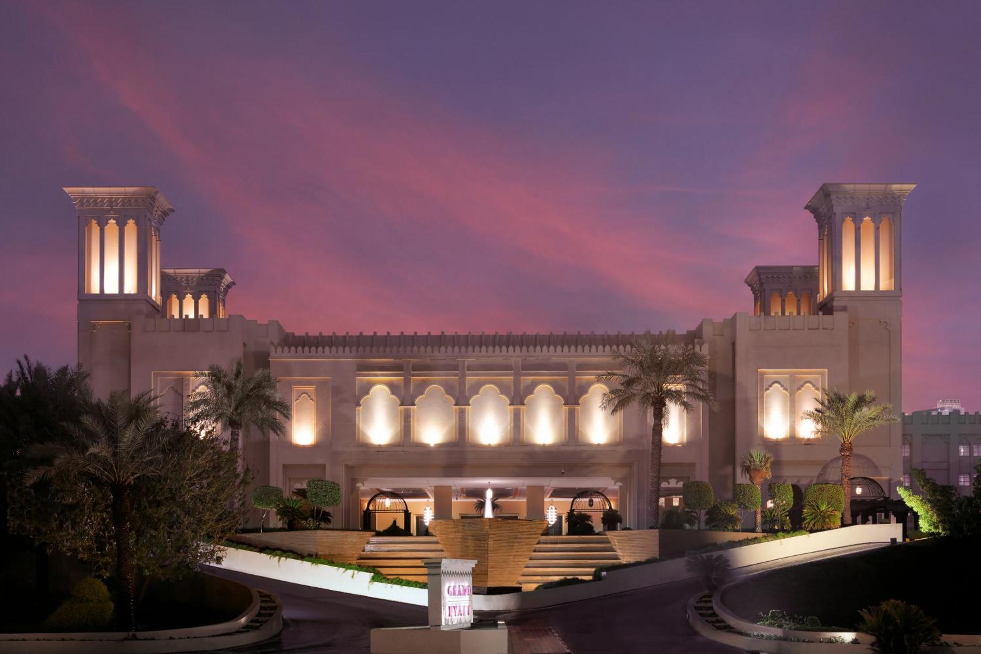 Grand Hyatt Doha Hotel & Villas מראה חיצוני תמונה The Ritz-Carlton, Manama
